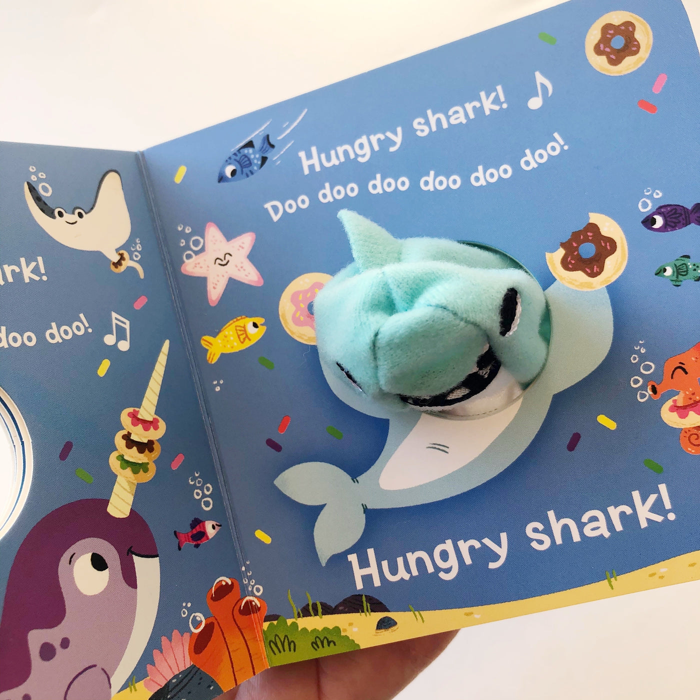 Baby Shark Finger Puppet Book - Barque Gifts