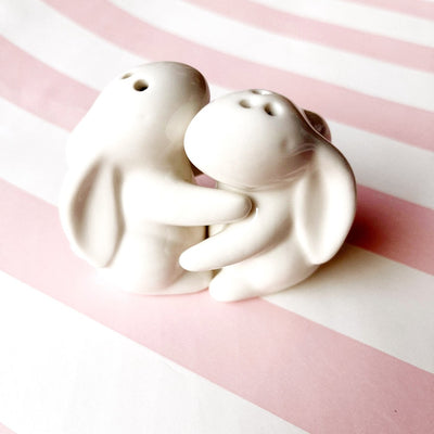 bunny salt and pepper shakers on barquegifts.com