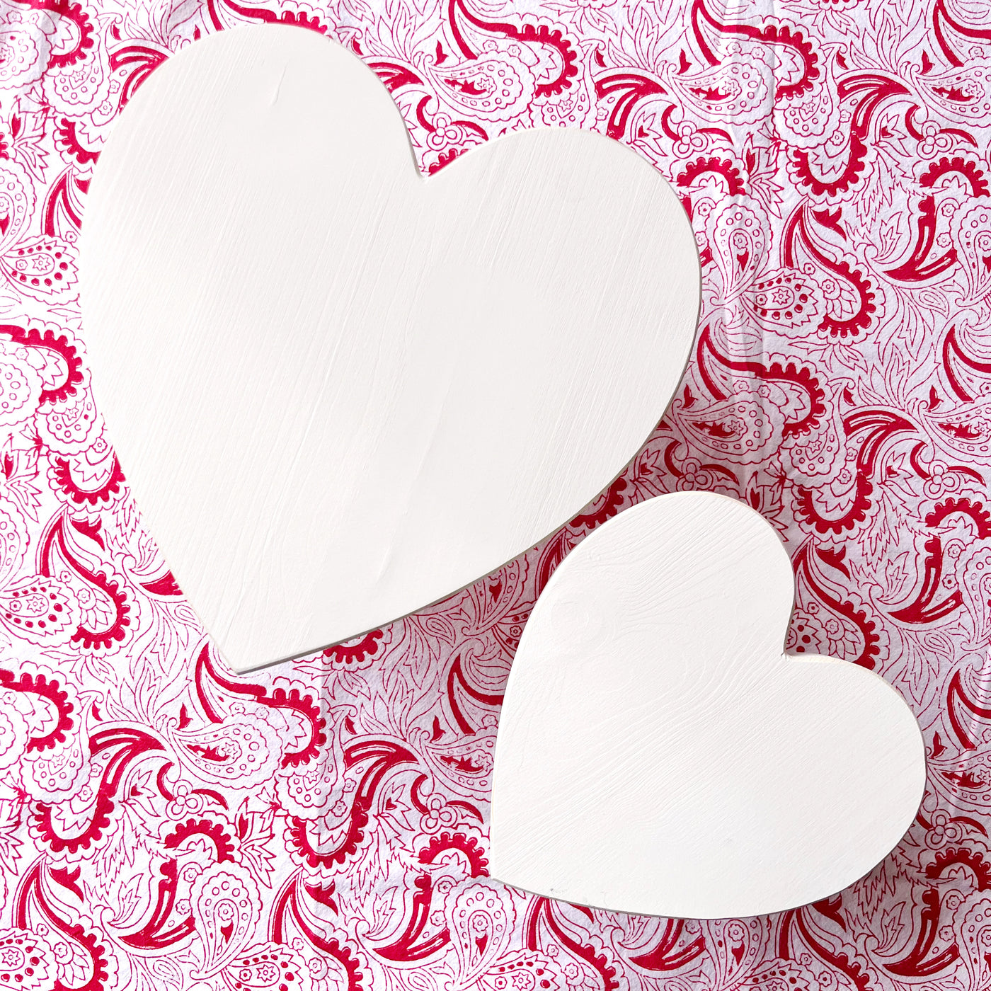 Decorative White Heart Finial Stand